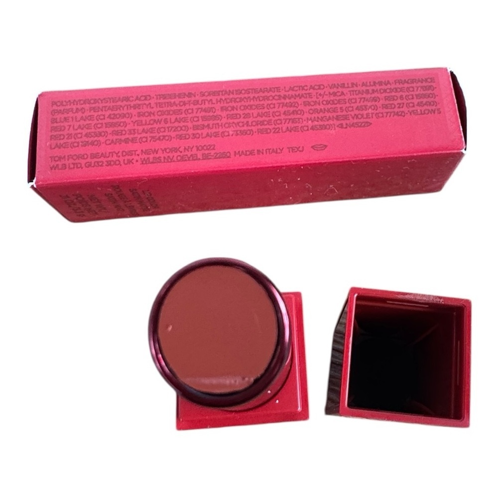 Tom Ford Satin Matte Lipstick in Fete a rich, warm brown-red - Picture 8 of 9